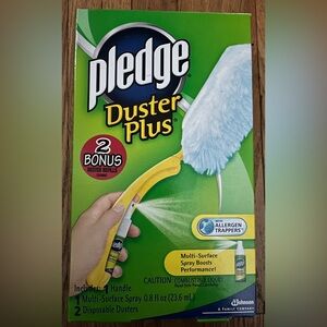PLEDGE DUSTER PLUS M1 Handle 2 Disposable Dusters 1 Multi-Surface Spray
